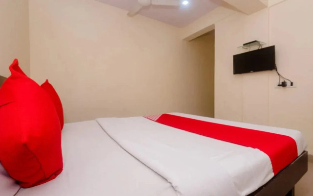 OYO 23285 The Diplomat Lodging