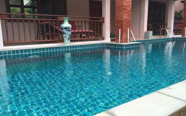 Haad Yao Resort