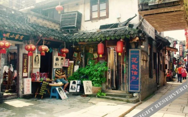 Yijia Hostel
