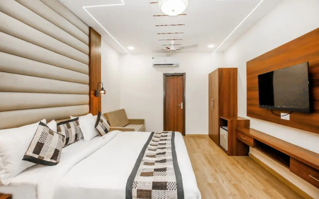 Goroomgo Karan Residency Amritsar