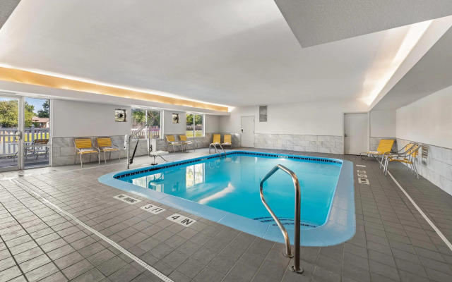 Comfort Inn & Suites Olathe - Kansas City