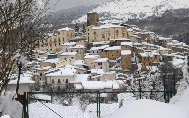 2 bedrooms appartement with furnished terrace and wifi at Castel di Ieri