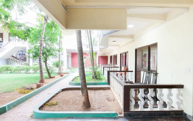 Capital O 40116 Sea Breeze Resort