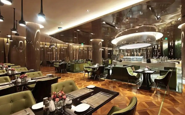 Luan Suntone Plaza Hotel