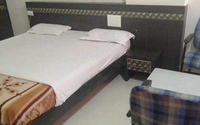 iROOMZ Hotel Ashoka