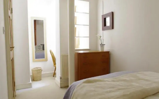 The London Agent - West Kensington Iii