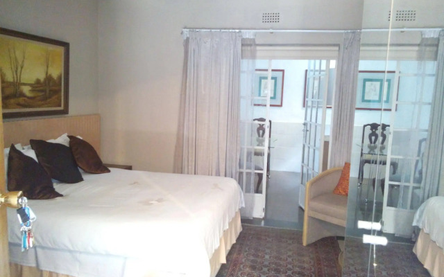 Rivonia Guest House Louise Terrace