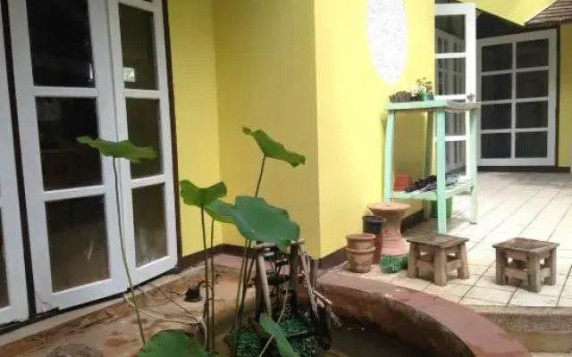 Yellow house(Furtune Inn)