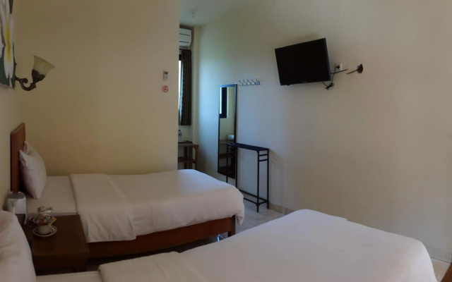 Centro Bajo Hotel – Guest Rooms – Labuan Bajo