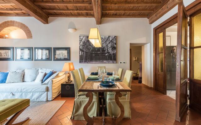 Heart of Florence Pitti 2 Bed-apartment