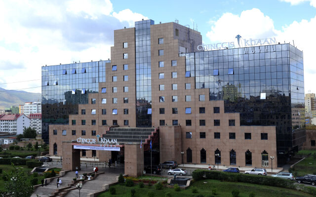 Chinggis Khaan Hotel