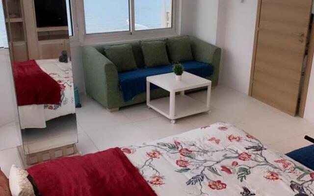 Larnaca Seaview Rooms