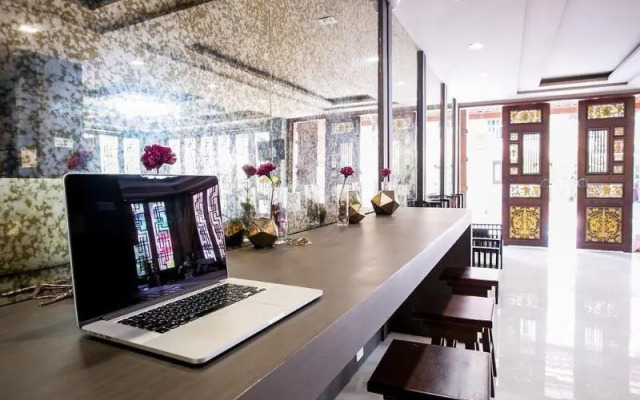Grand Orlov Hotel