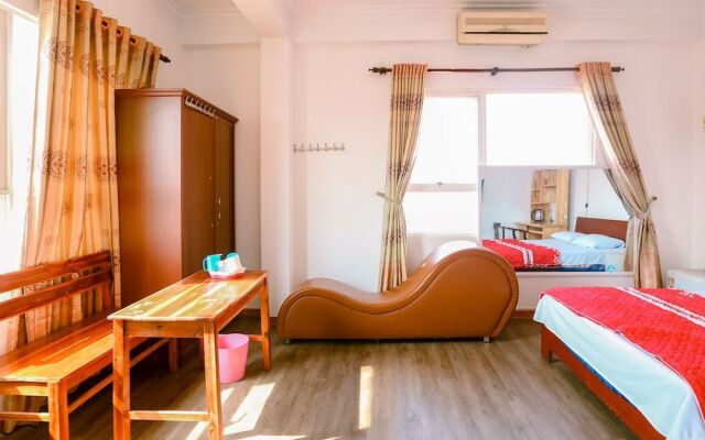 OYO 575 Van Xuan Hotel