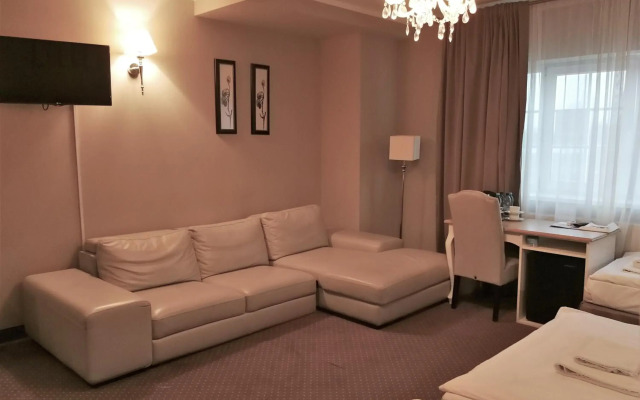 Riviera Resort Modlin Airport