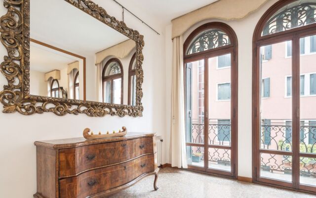 Ve.NI.Ce Cera Casa Dolce Vita