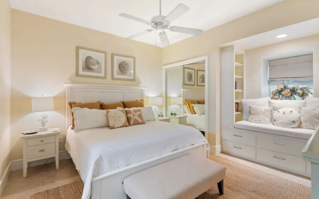 Turquoise Place C2205