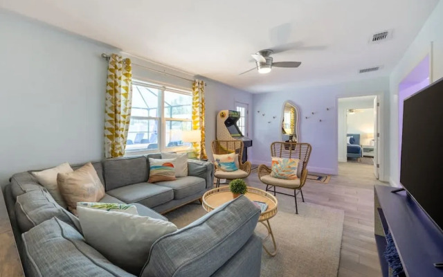 Fun Family-friendly Largo Home Heated Pool