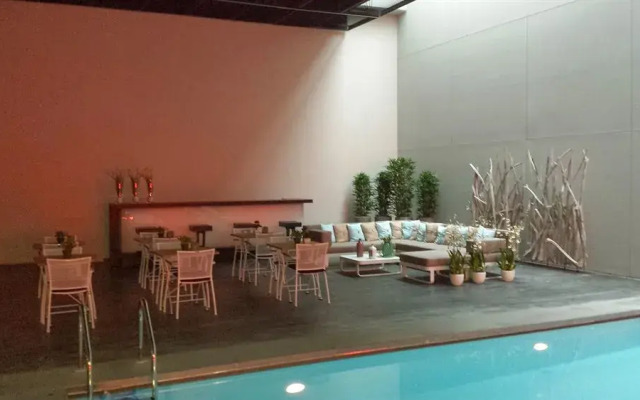 A Suites Airport
