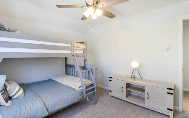 Modern Tobyhanna Home Near Lake Carobeth!