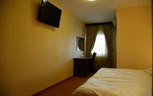 Hotel Contact