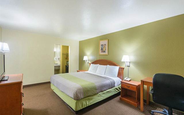 Motel 6 Livingston, TX