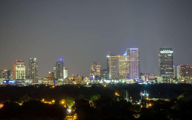 Embassy Suites by Hilton Tampa Airport Westshore