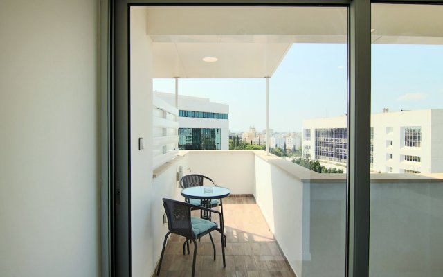 Phaedrus Living Luxury Suite Nicosia 504