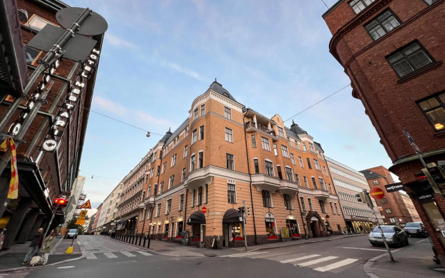 Luxury 2BR Central Getaway, Workation, Staycation, Remote Work