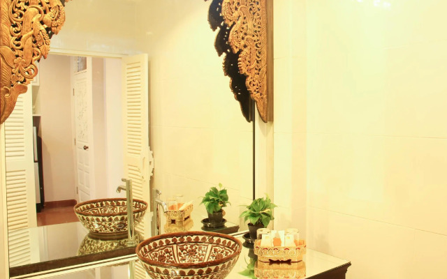 Ratchiangsaen Flora House