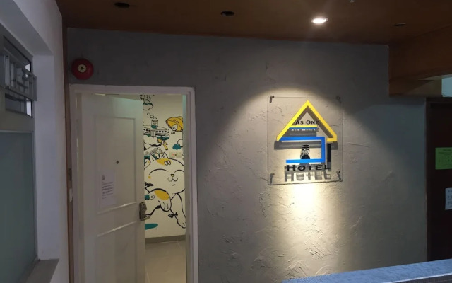 As 1 Hotel