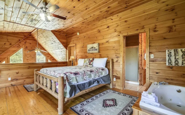 Mountain Serenity 2 Bedroom Cabin by RedAwning