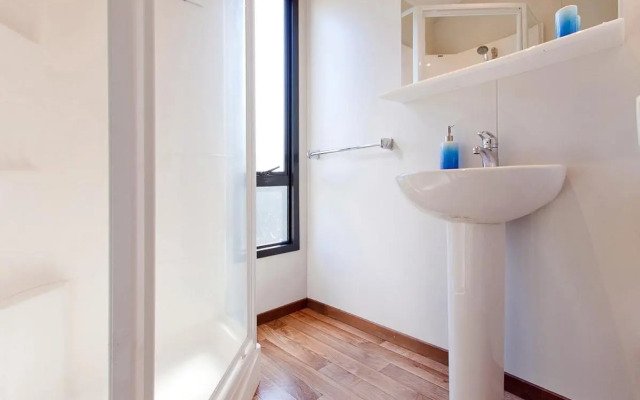 Korolevu Beach House - Whangamata Holiday Home