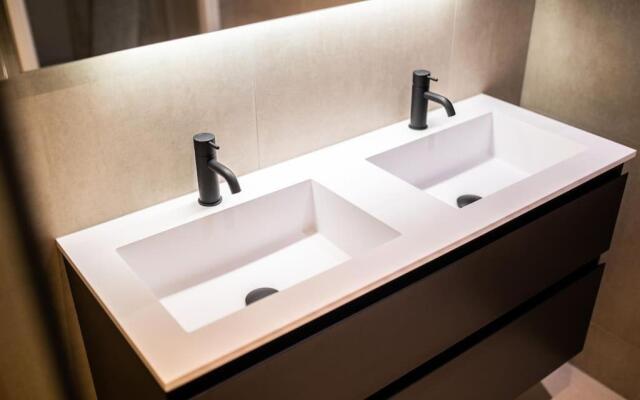 Brilliant 1 Bedroom Serviced Apartment 52m2 -NB304B-