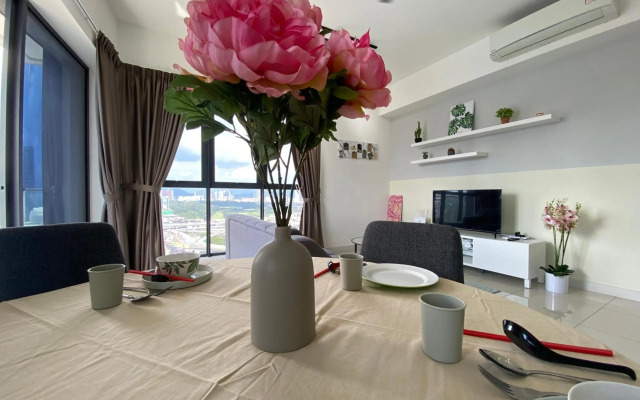 Happy Continew Residence 2 Bedrooms - TRX KL