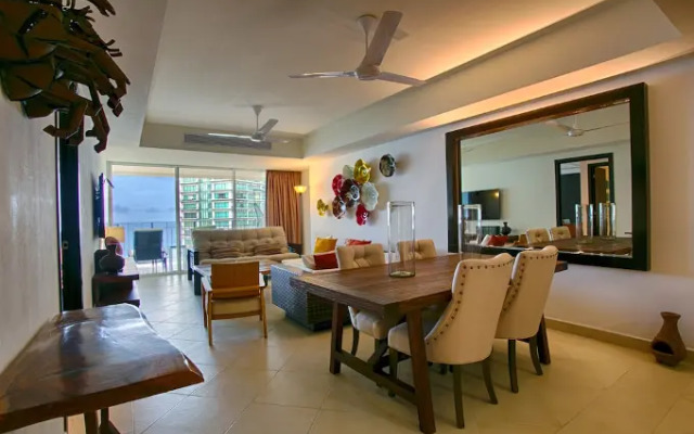 Wake Up To Sounds Of The Ocean Condo