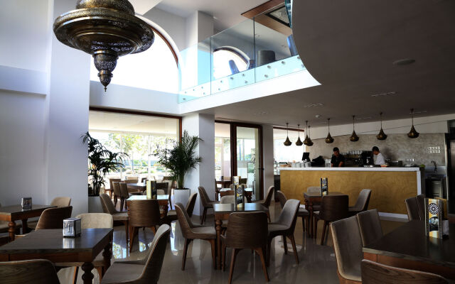 Hotel A44