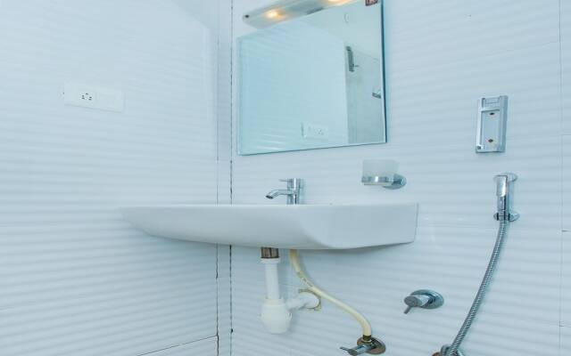 OYO 16455 Amazing  Inn