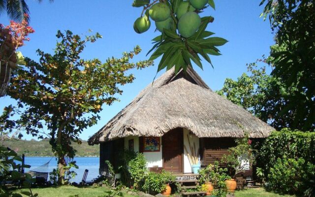 Bora Bora Bungalove