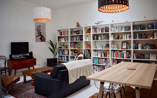 Dublin 2 Bedroom House With Garden