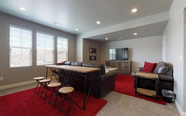 Twelve Oh Seven 4 Bedroom Apts