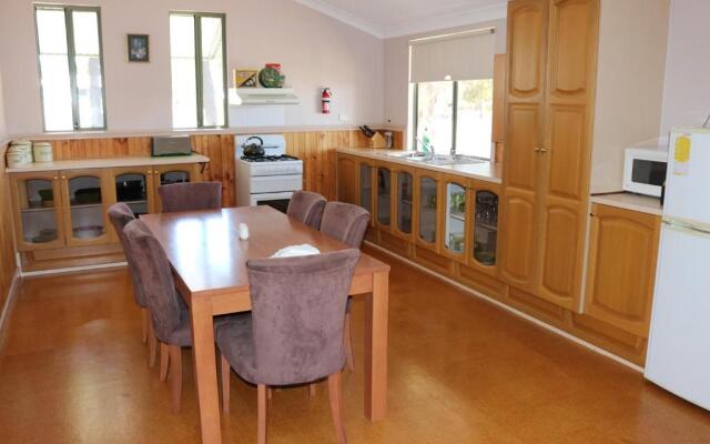 Kendenup Lodge and Cottages