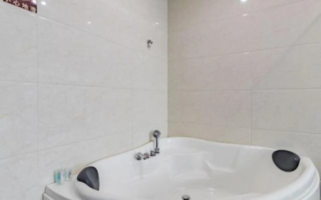 S.devons International Hotel