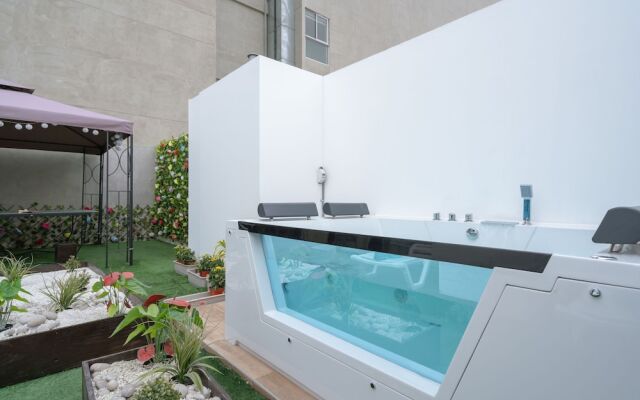 GLOBALSTAY. Modern 2BR Penthouse. Outdoor Jacuzzi, BBQ