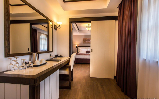 Epoque Hotel