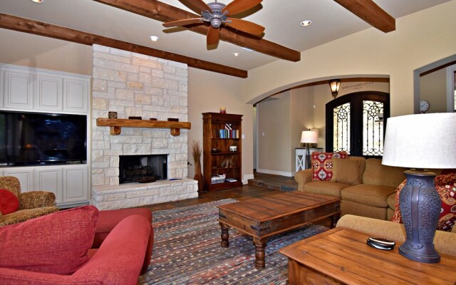 Pet-friendly Oasis in Gated Community!