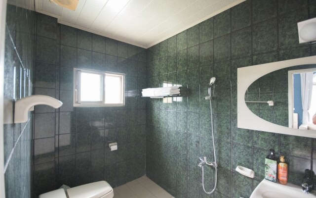 Sharing Green Home