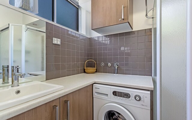 Sunset Court, Unit 1, 3 Resthaven Avenue