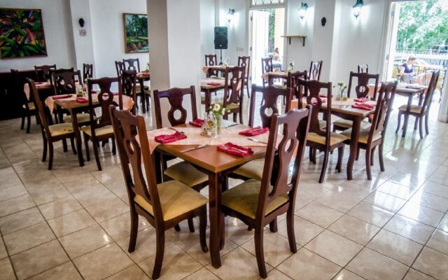 Hotel Paseo Habana