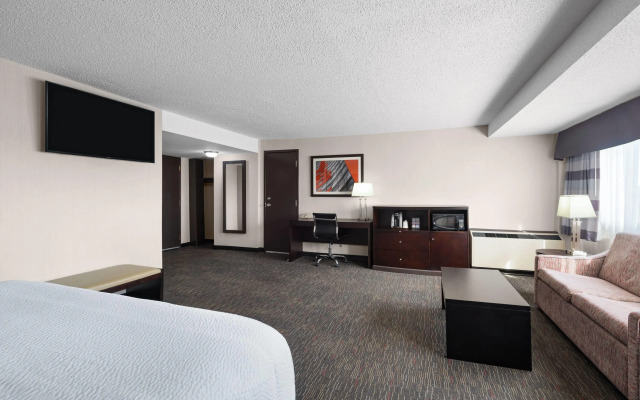 Ramada Plaza by Wyndham Regina Downtown